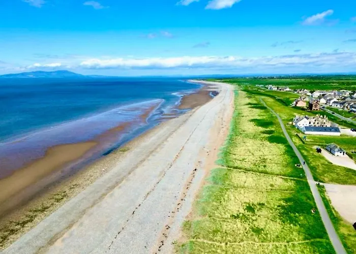 Beautiful Front بيت للعطل