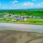 Beautiful Front בית נופש *
