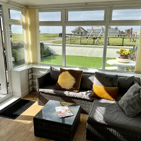 Beautiful Front בית נופש