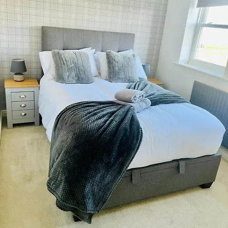 Beautiful Front * Allonby